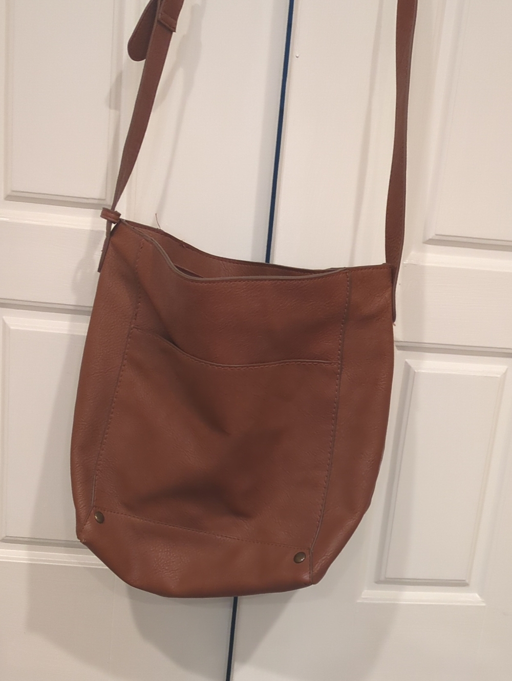 Universal Thread Brown Crossbody Shoulder Bag with Front Pocket